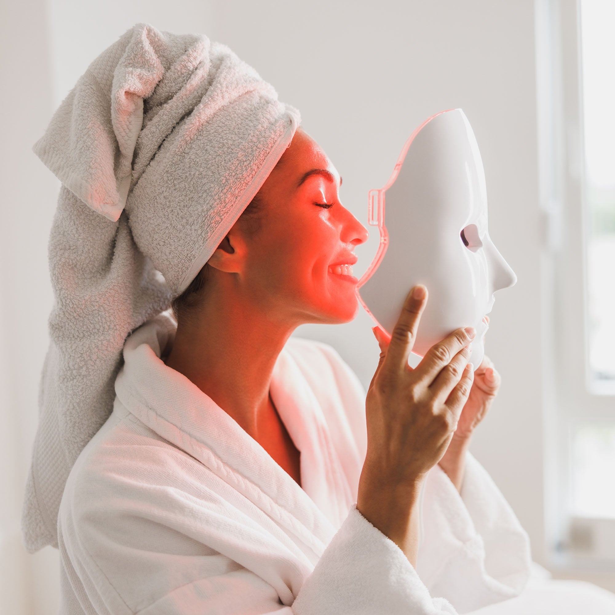 Masque LED Visage 7-en-1 – Photothérapie Anti-Âge, Anti-Acné & Éclat à Domicile