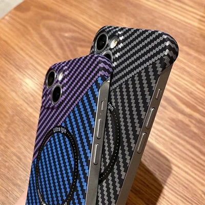 Coque magnétique 17 Pro Max en fibre de carbone