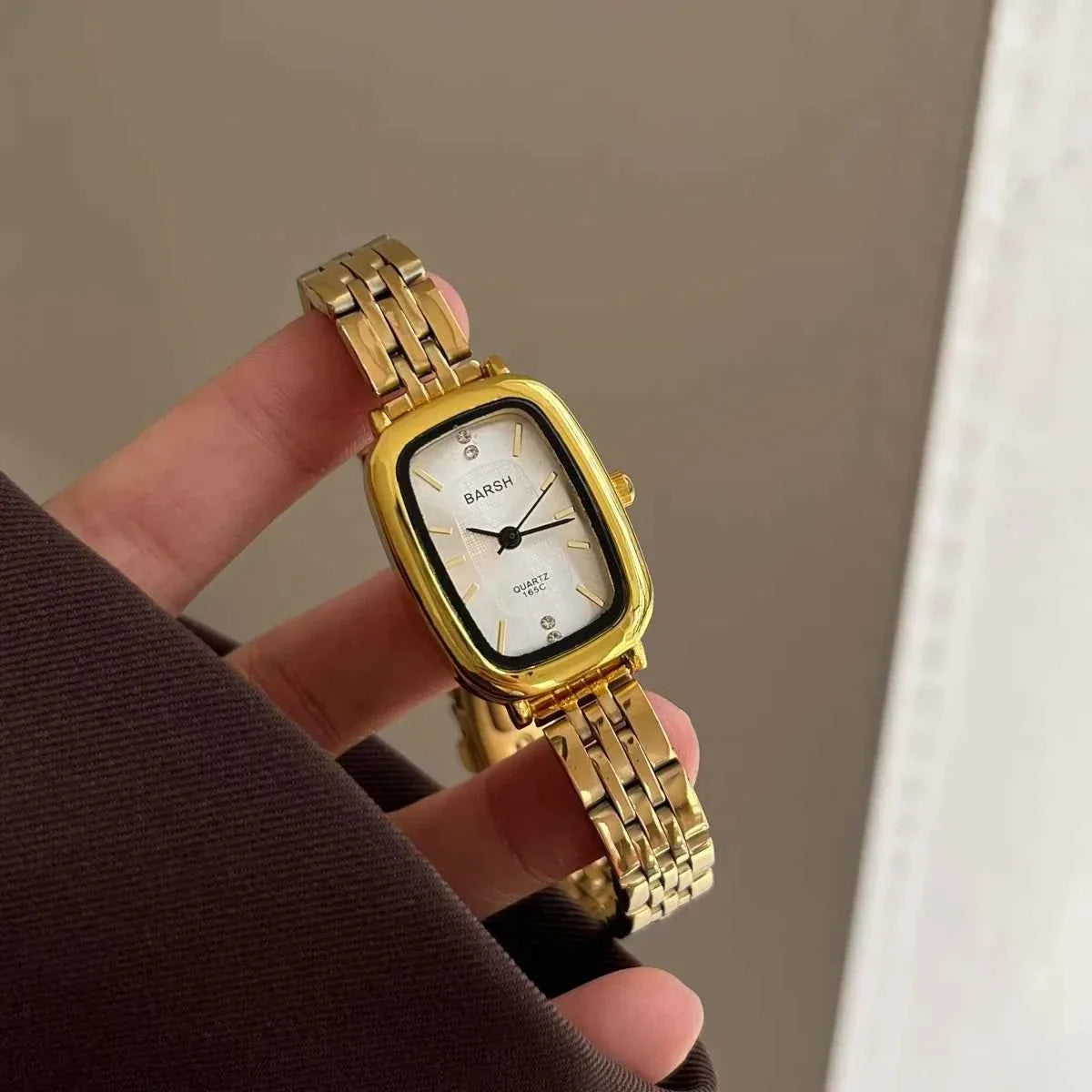 Barsh Golden Watch with Antique Style, Small Gold, New Niche Square Shape, Women's Retro Quartz Watch, Women's Watch Steel Strap - Maliame Store