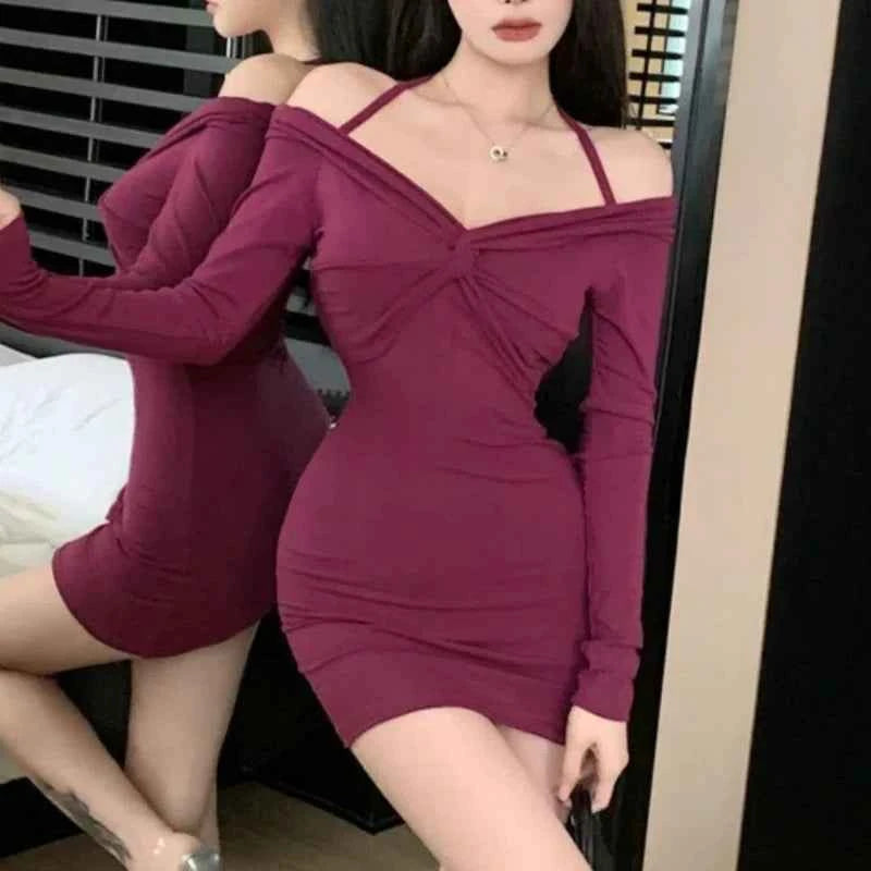 Sexy Dress for Women Autumn and Winter 2024 New Design Hot Girl Temperament Slim and Slim Off-shoulder V-neck Hip Skirt
